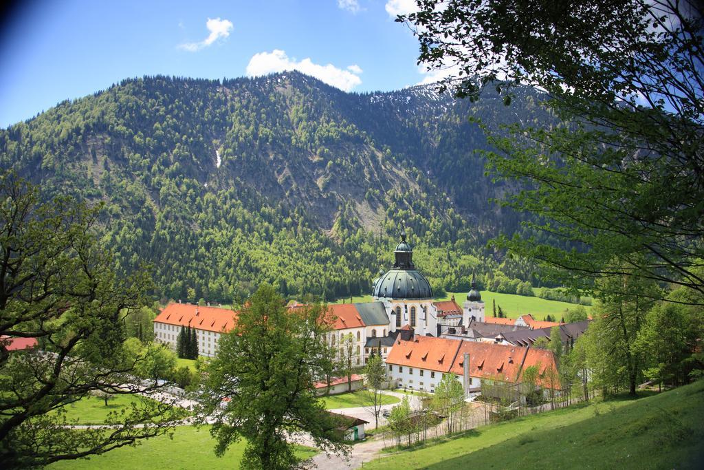 Hotel Klosterhotel Ludwig Der Bayer Этталь Экстерьер фото