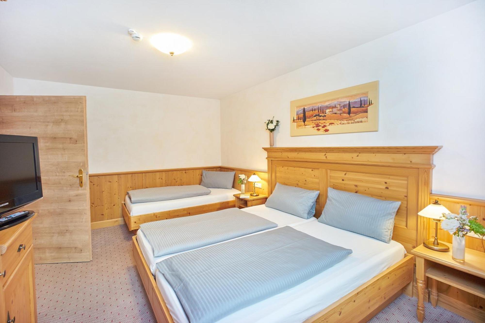 Hotel Klosterhotel Ludwig Der Bayer Этталь Экстерьер фото