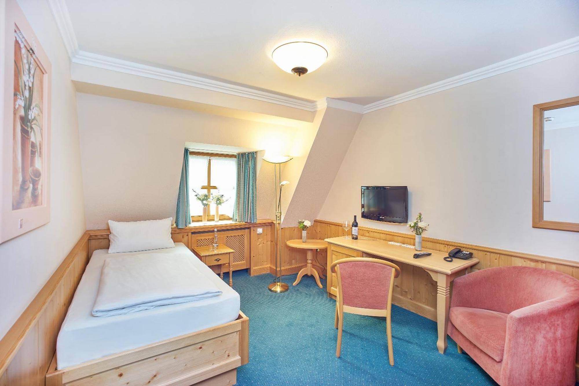 Hotel Klosterhotel Ludwig Der Bayer Этталь Экстерьер фото