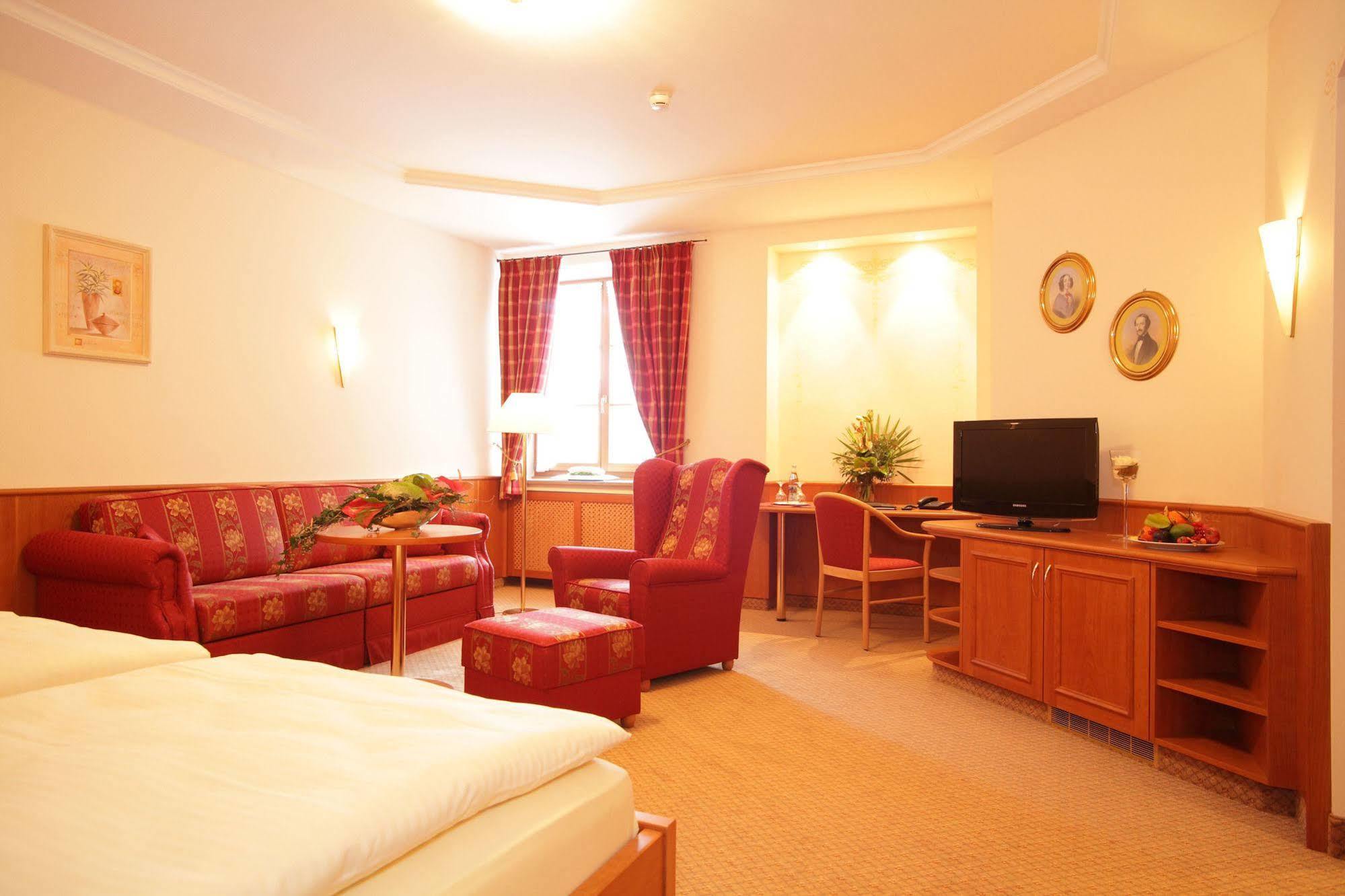Hotel Klosterhotel Ludwig Der Bayer Этталь Экстерьер фото